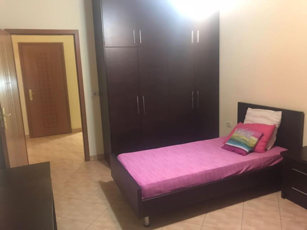 Lovely 2 bedroom apartment Tirana Buitenkant foto