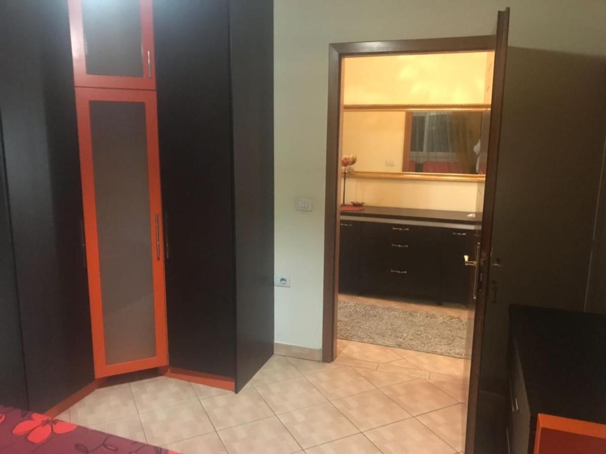 Lovely 2 bedroom apartment Tirana Buitenkant foto