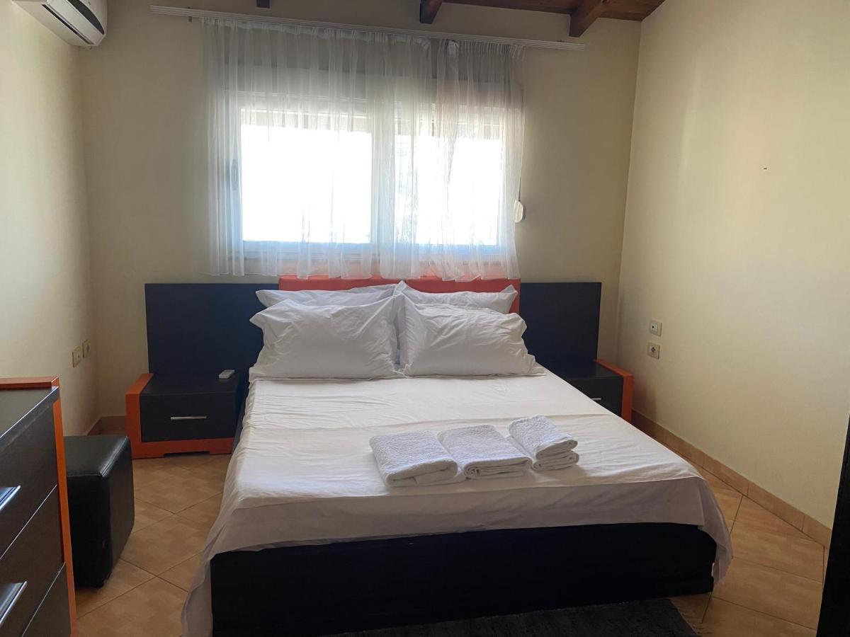 Lovely 2 bedroom apartment Tirana Buitenkant foto